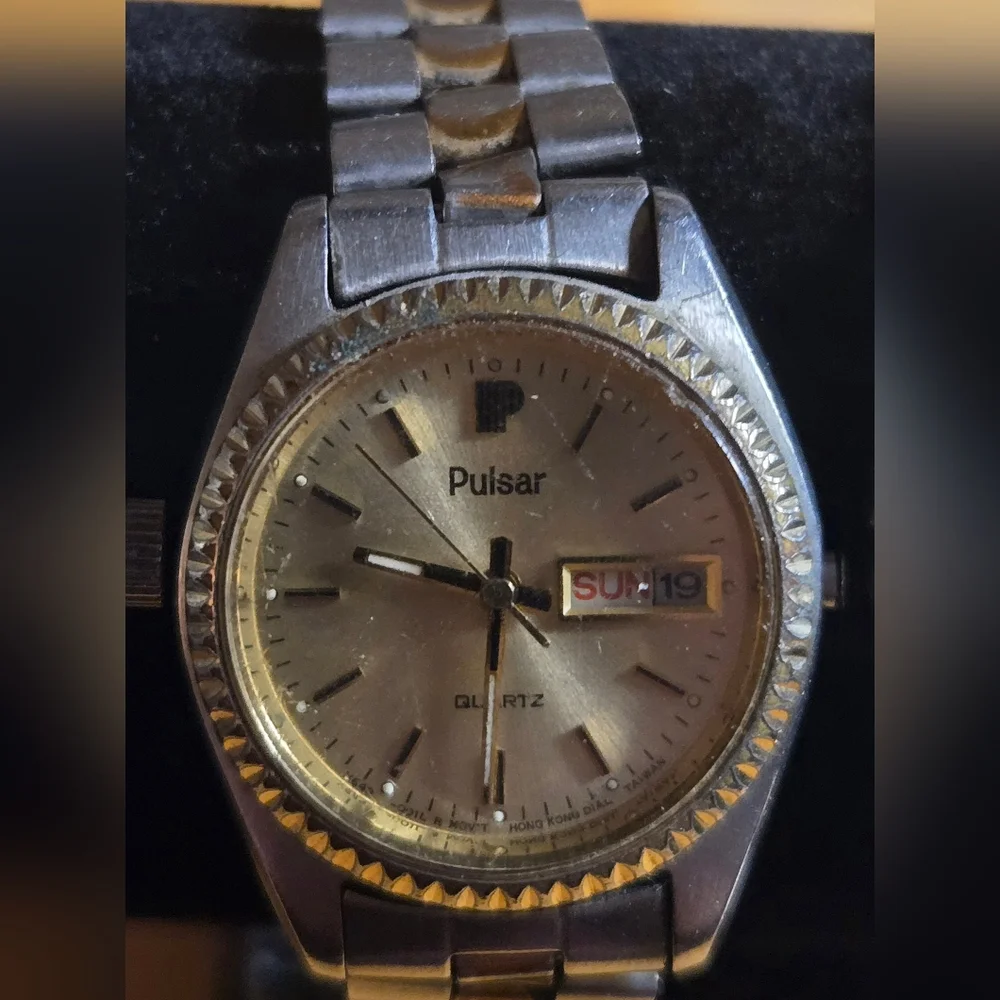 Watches for Women Lot Pulsar Wenger Fitbit UNTESTED AS IS - Picture 2 of 7